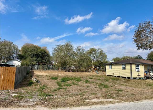 Property at 0 King St, Mathis, TX 78368