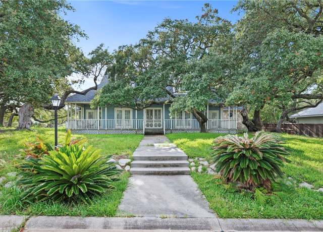 Property at 2500 Turkey Neck Cir, Rockport, TX 78382, 4 beds, 4 baths