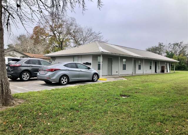 Property at 401 W Depot St, Refugio, TX 78377, 1 bed, 1 bath