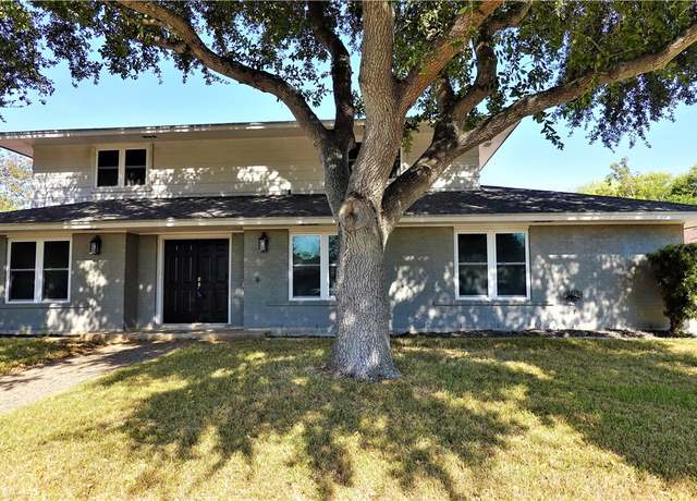 Property at 211 Terlingua Dr, Portland, TX 78374, 4 beds, 3 baths