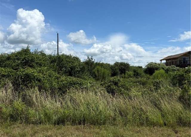 Property at 148 W Glen Oak Ln, Rockport, TX 78382