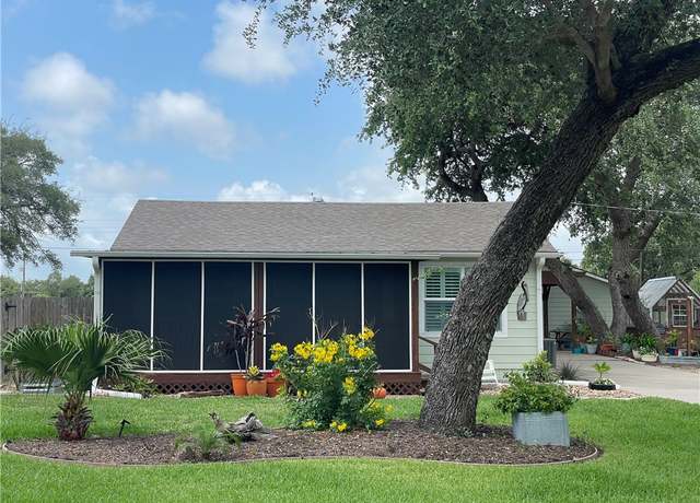 Property at 108 Palm St, Rockport, TX 78382, 3 beds, 2 baths