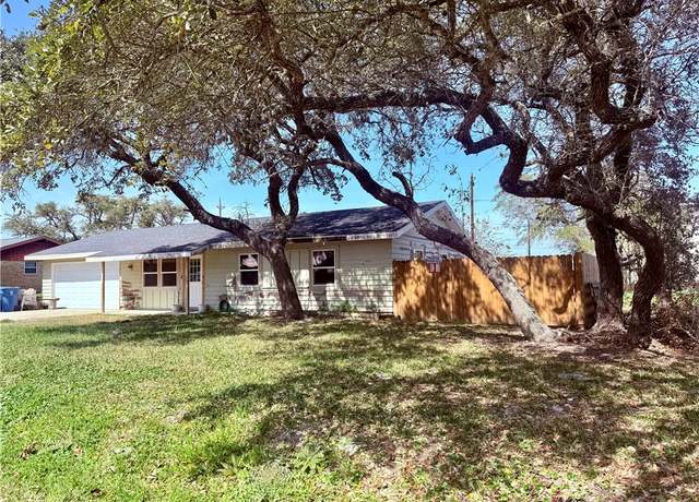 Property at 1510 W Terrace Blvd, Rockport, TX 78382, 3 beds, 1.5 baths