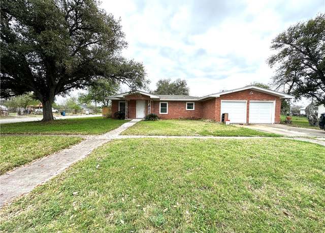 Property at 620 E Borden St, Sinton, TX 78387, 4 beds, 3 baths