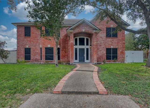 Property at 7030 Chiswick Dr, Corpus Christi, TX 78413, 5 beds, 3.5 baths