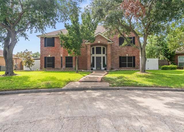Property at 7030 Chiswick Dr, Corpus Christi, TX 78413, 5 beds, 3.5 baths
