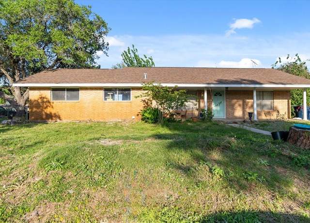 Property at 802 White Wing Dr, Rockport, TX 78382, 3 beds, 2 baths