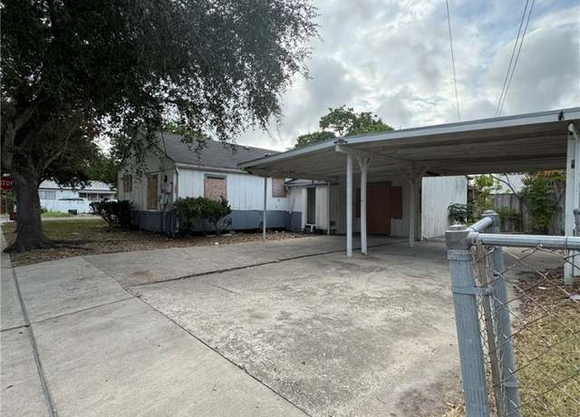 Property at 142 Fannin St, Corpus Christi, TX 78415, 3 beds, 2 baths