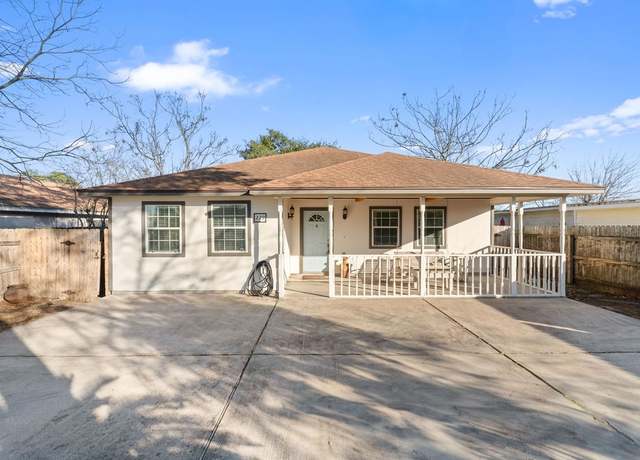Property at 229 S 12th St, Aransas Pass, TX 78336, 3 beds, 2 baths