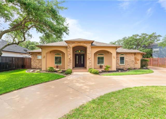 Property at 208 Forest Hls, Rockport, TX 78382, 3 beds, 3 baths