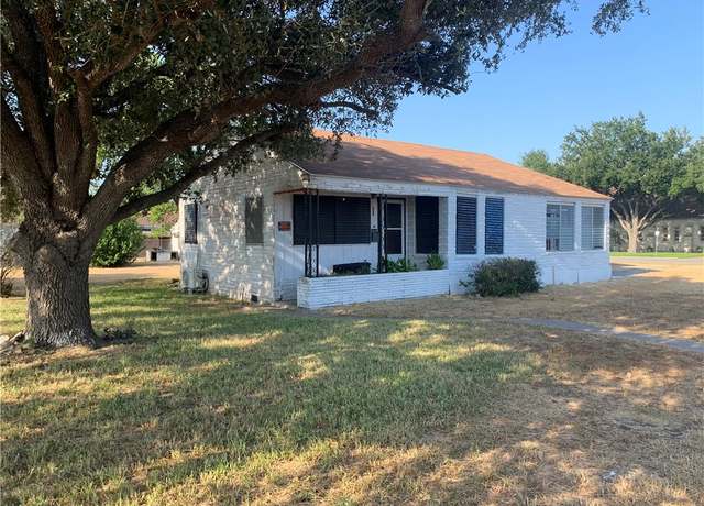 Property at 225 E Main St, Bishop, TX 78343, 3 beds, 2 baths