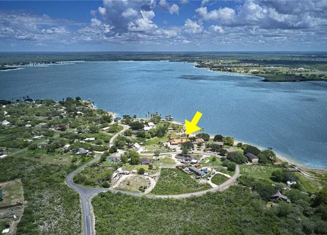 Property at 105 Knoll Trl, Sandia, TX 78383, 5 beds, 3 baths