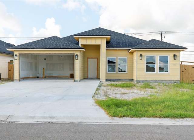 Property at 101 Traditions Dr, Rockport, TX 78382, 4 beds, 3 baths