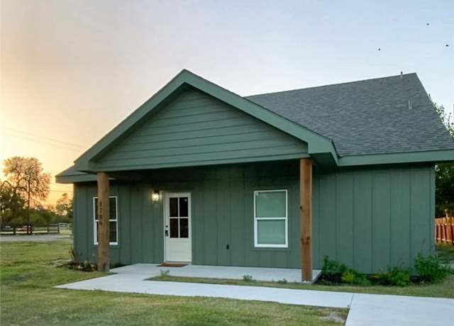 Property at 1706 E Avenue F Ave, Kingsville, TX 78363, 3 beds, 2 baths