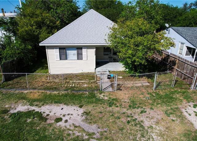 Property at 3234 Buddy Lawrence Dr, Corpus Christi, TX 78408, 4 beds, 3 baths
