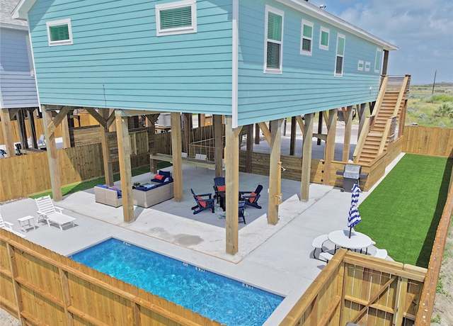 Property at 1901 Eskridge Rd, Port Aransas, TX 78373, 4 beds, 4 baths