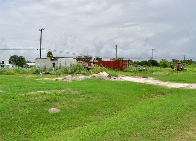 Property at 136 Castle Oak, Rockport, TX 78382