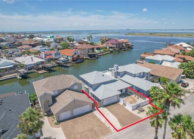 Property at 13541 Queen Johanna Ct, Corpus Christi, TX 78418, 3 beds, 2.5 baths