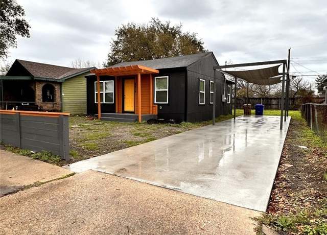 Property at 4414 Valdez Dr, Corpus Christi, TX 78416, 3 beds, 2 baths