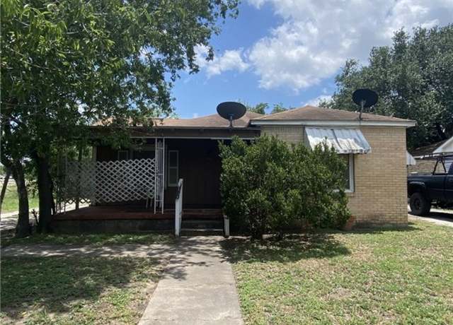 Property at 1040 E 5th St, Alice, TX 78332, 2 beds, 1 bath