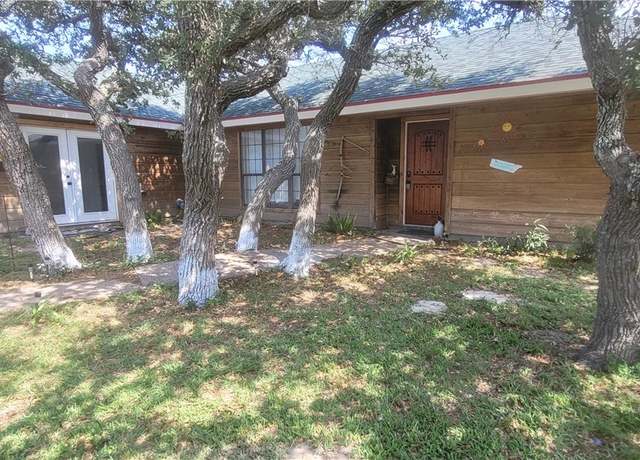 Property at 167 Shady Oak, Rockport, TX 78382, 4 beds, 1.5 baths