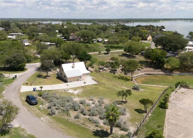 Property at 101 Knoll Trl, Sandia, TX 78383, 2 beds, 1 bath