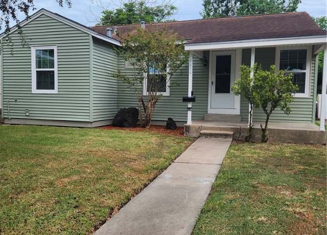 Property at 4414 Carlton St, Corpus Christi, TX 78415, 2 beds, 1.5 baths