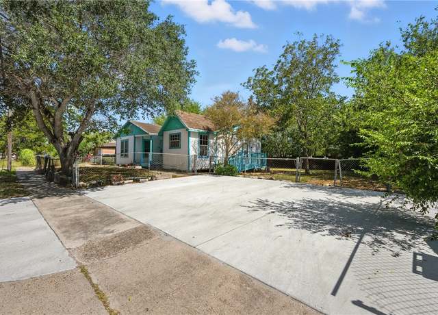 Property at 2530 Dunbar St, Corpus Christi, TX 78405, 3 beds, 2 baths