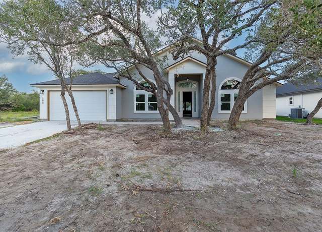 Property at 102 Oakmont Dr, Rockport, TX 78382, 4 beds, 4 baths