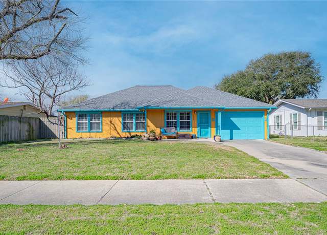 Property at 1209 Omohundro St, Rockport, TX 78382, 3 beds, 2 baths