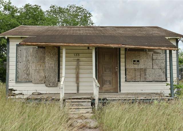 Property at 133 Shawnee St, Corpus Christi, TX 78405, 2 beds, 1 bath