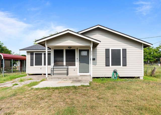 Property at 800 Avenue B, Sinton, TX 78387, 3 beds, 2 baths