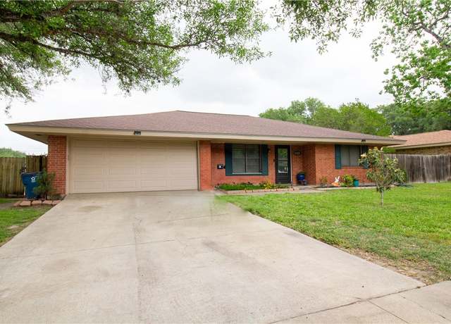 Property at 1512 Palo Blanco, Beeville, TX 78102, 4 beds, 2 baths