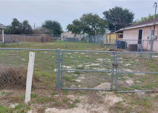Property at 2033 Orange St, Corpus Christi, TX 78418