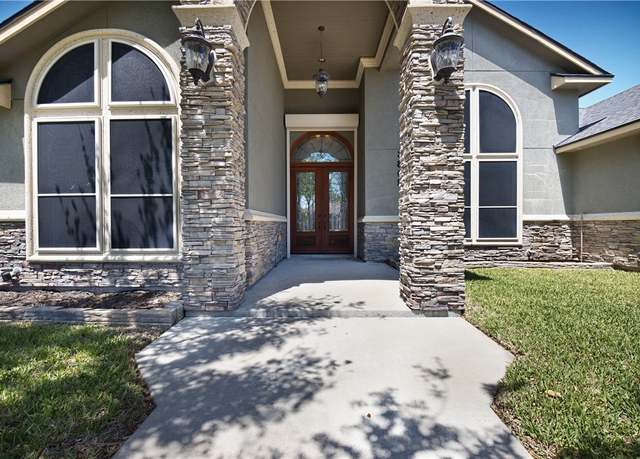 Property at 3805 Kangaroo Ct, Corpus Christi, TX 78414, 4 beds, 3.5 baths