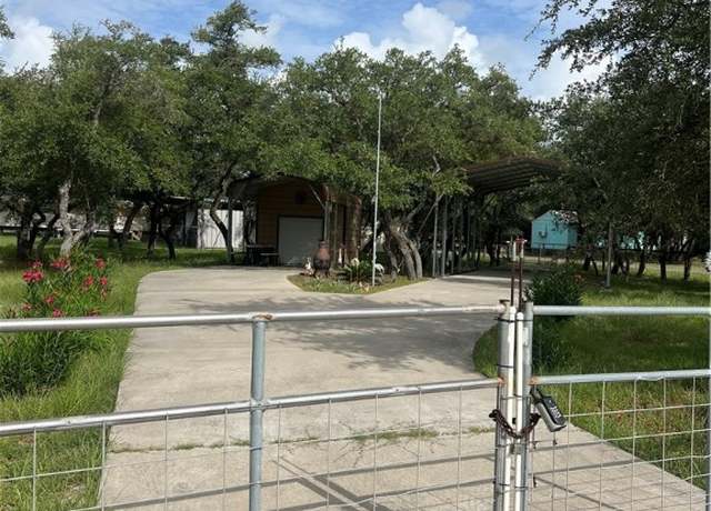 Property at 527 N Traylor Ave, Rockport, TX 78382