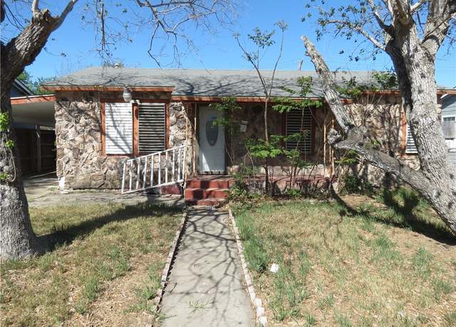 Property at 1826 Yale St, Corpus Christi, TX 78416, 4 beds, 2 baths
