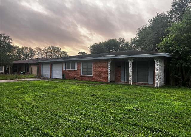 Property at 2104 Mcpherson Dr, Port Lavaca, TX 77979, 3 beds, 2 baths