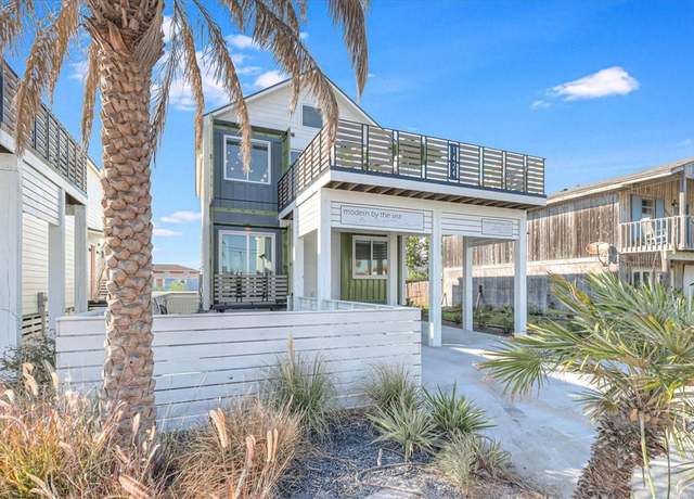 Property at 1424 S Eleventh St, Port Aransas, TX 78373, 4 beds, 3.5 baths