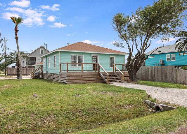 Property at 403 S Gulf St, Port Aransas, TX 78373, 3 beds, 2 baths