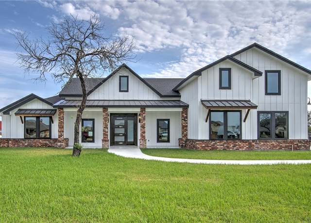 Property at 5490 Lonesome Dove, Robstown, TX 78380, 5 beds, 3.5 baths