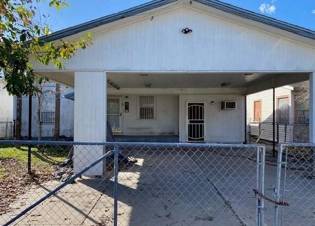 Property at 537 College St, Alice, TX 78332, 3 beds, 2 baths