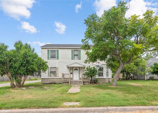 Property at 501 Breckenridge Dr, Corpus Christi, TX 78408, 5 beds, 3 baths