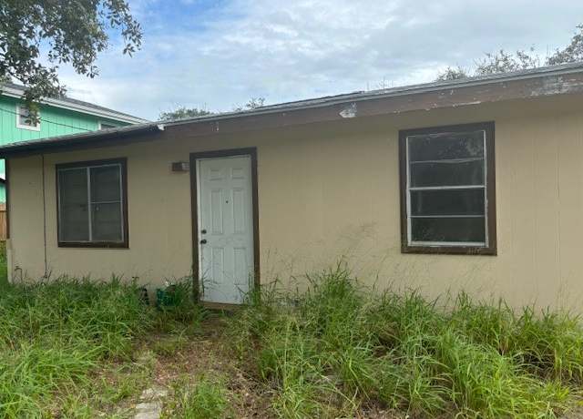 Property at 1122 N Verne St, Rockport, TX 78382, 2 beds, 1 bath