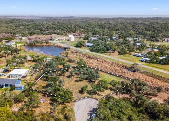 Property at 34 Oakshore Loop, Rockport, TX 78382