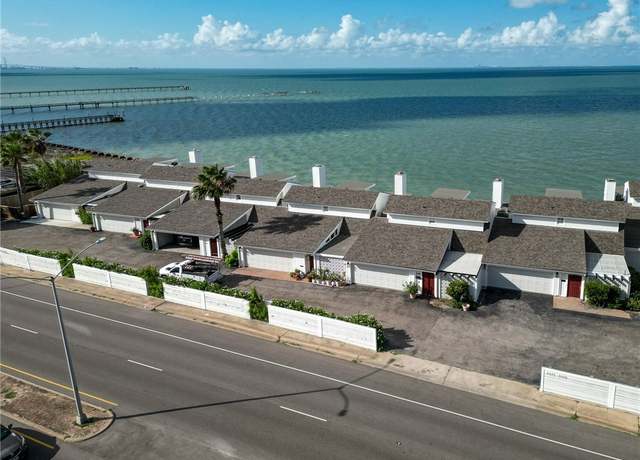 Property at 4454 Ocean Dr #4, Corpus Christi, TX 78412, 3 beds, 2.5 baths
