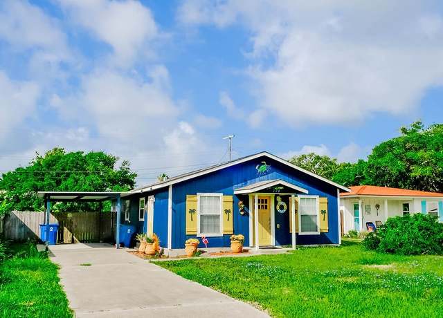 Property at 719 E King St, Rockport, TX 78382, 3 beds, 2 baths