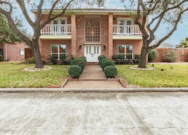 Property at 7009 Adcote Dr, Corpus Christi, TX 78413, 5 beds, 4 baths