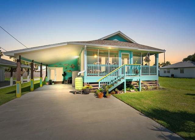 Property at 1507 S Pearl St, Rockport, TX 78382, 2 beds, 2 baths