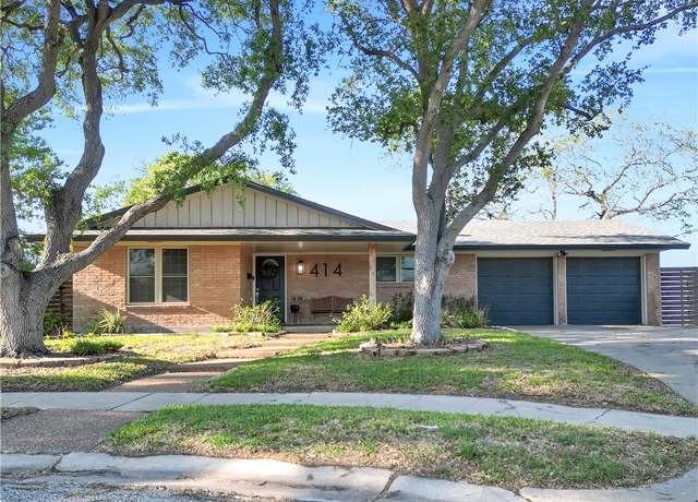 Property at 414 Sharon Dr, Corpus Christi, TX 78412, 4 beds, 2.5 baths